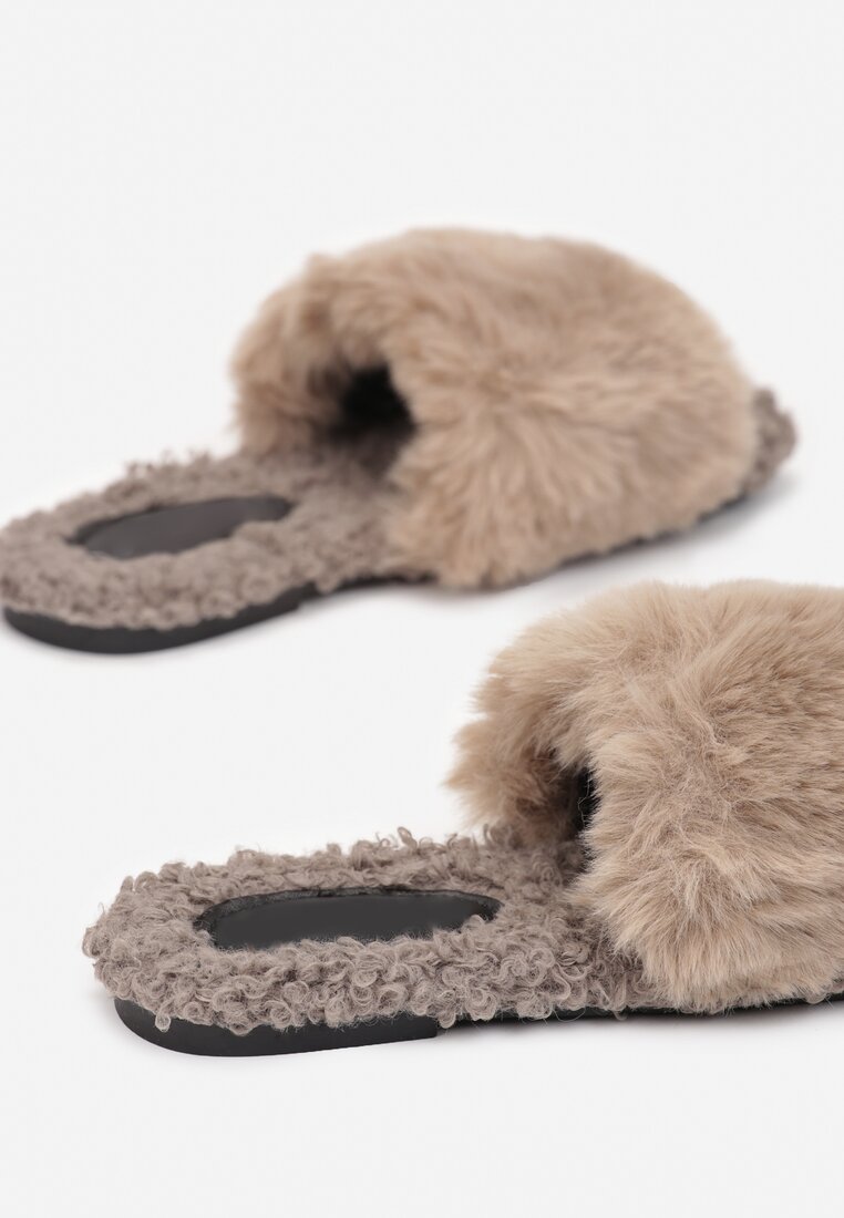 Szürke színűek papucs