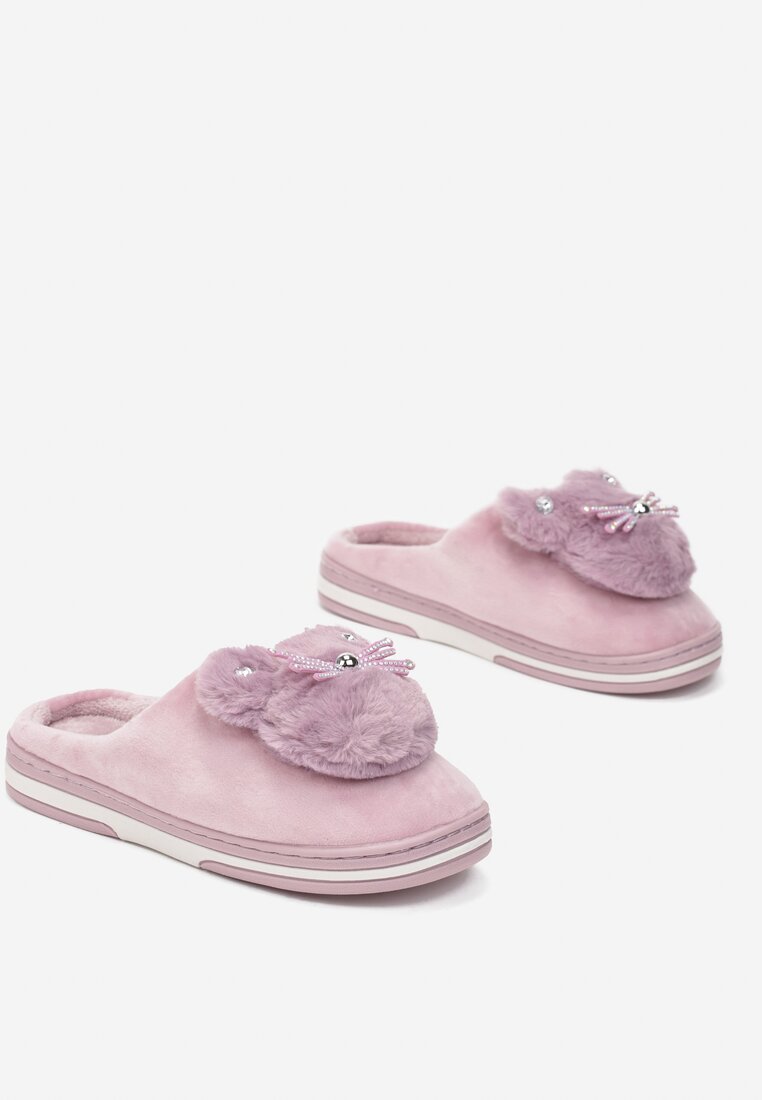 Lila papucs