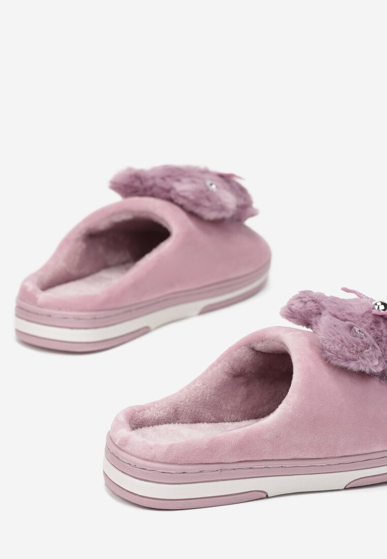 Lila papucs