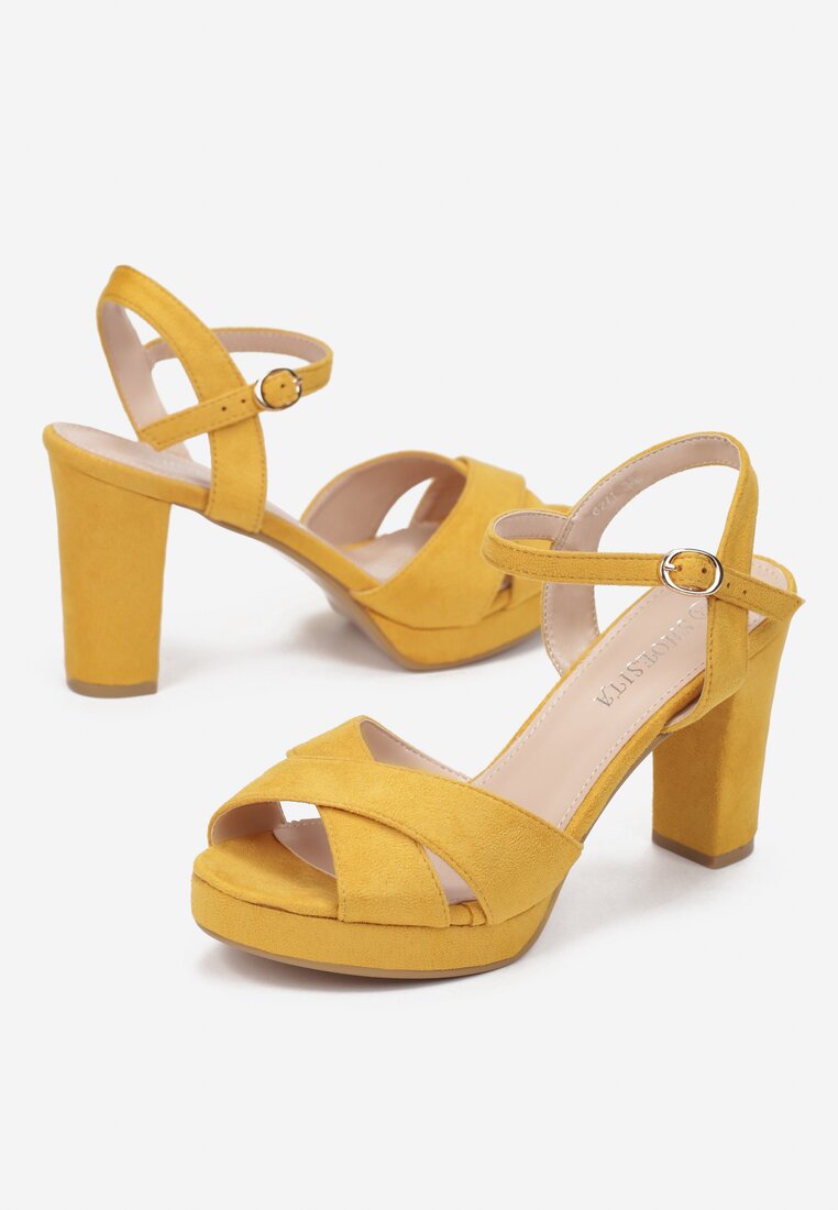 Żółte Sandały Astysios