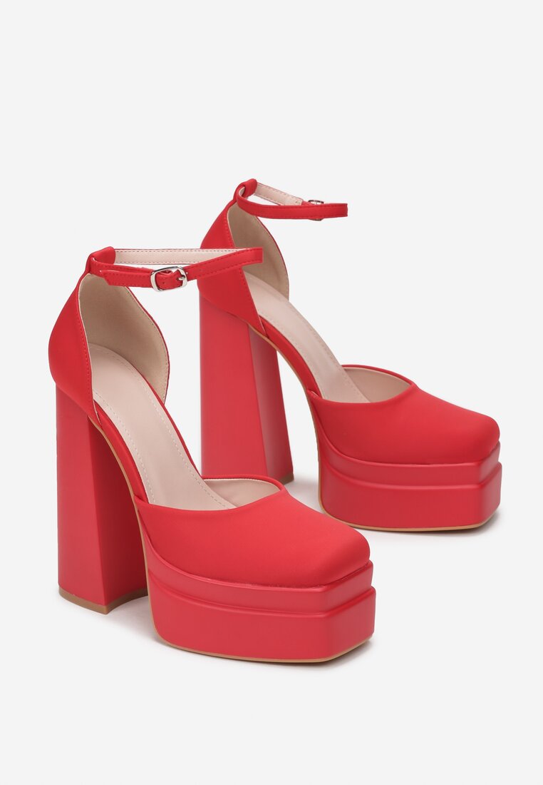 Czerwone Sandały Meganie