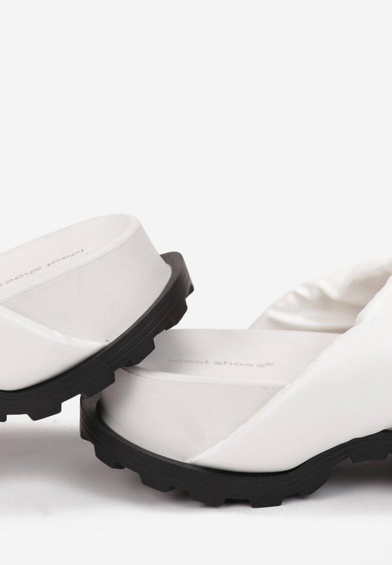 Białe Klapki Kassopis