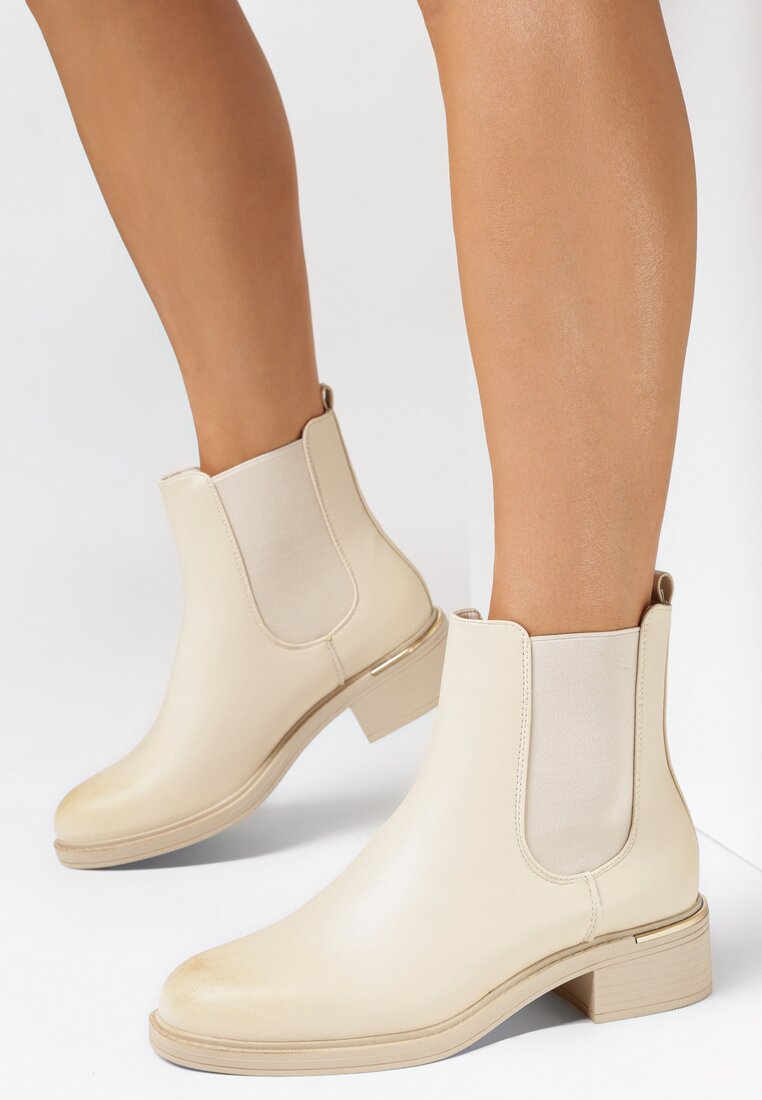 Botine Bej