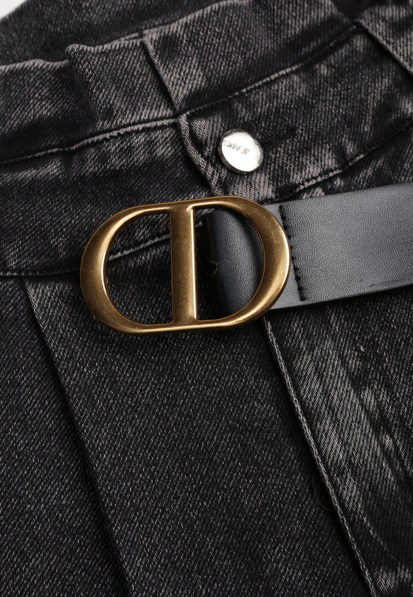 Czarne Jeansy Mom Fit z Paskiem Humilia