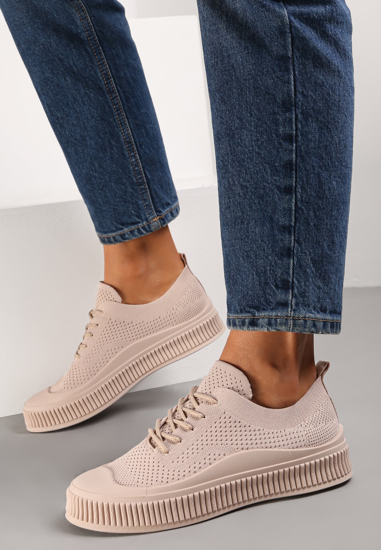 Ciemnobeżowe Trampki Mussia