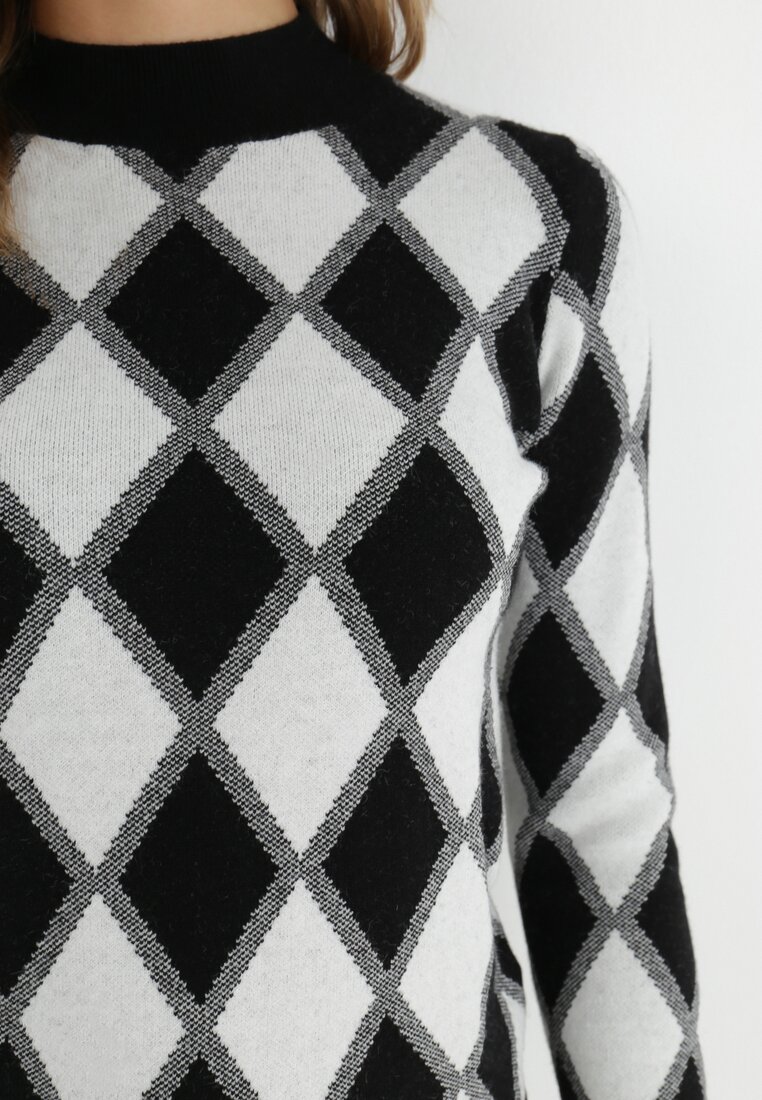 Biały Sweter w Romby z Półgolfem Atrilles