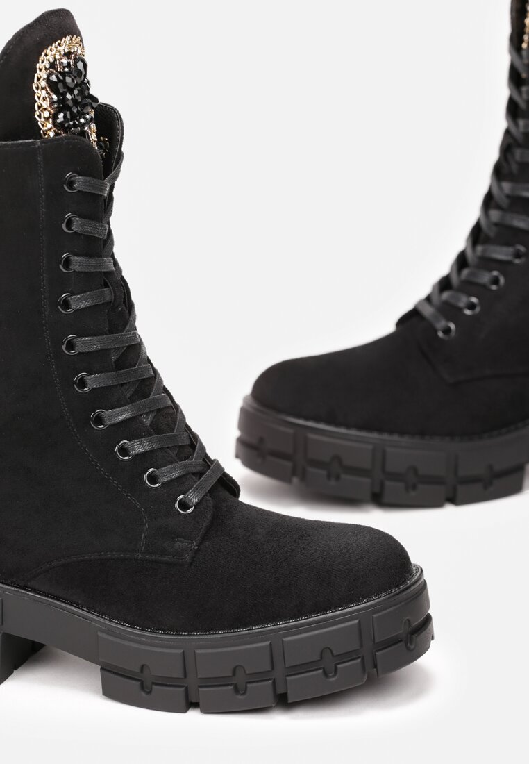 Czarne Botki z Łańcuszkiem i Cyrkoniami na Języku Dennidahn
