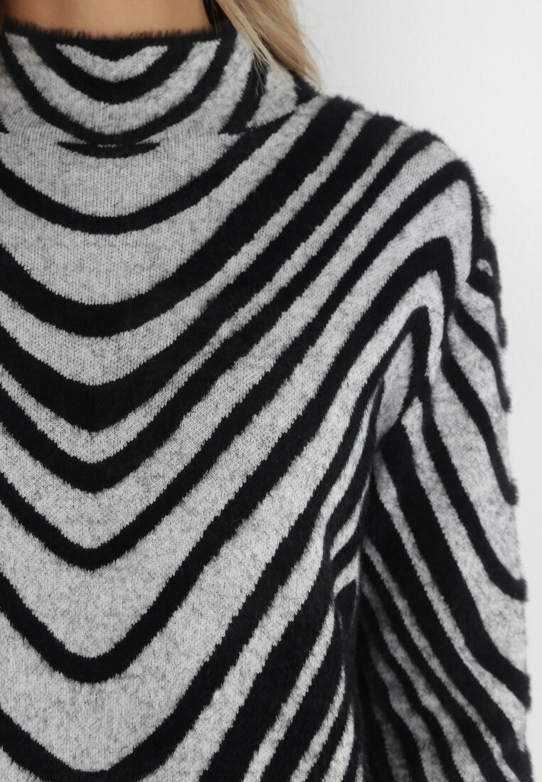 Jasnoszara Sukienka Sweterkowa z Półgolfem Hokoh