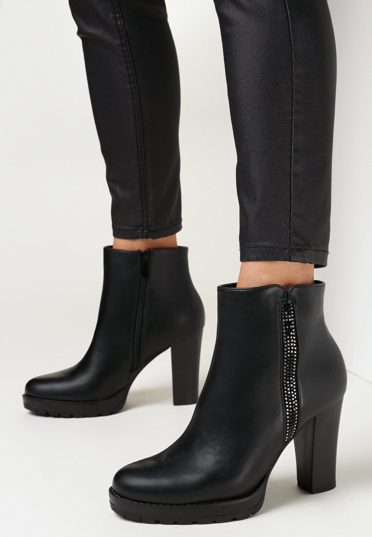 Czarne Botki na Słupku i Platformie Bume