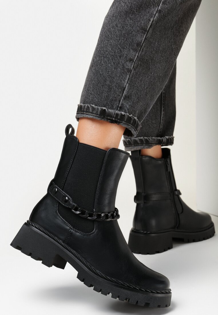 Czarne Botki Sztyblety z Łańcuchem Fazi