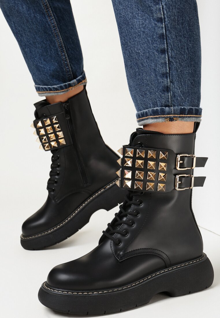 Czarne Botki na Grubej Podeszwie z Pasem Zdobionym Ćwiekami Ihiko