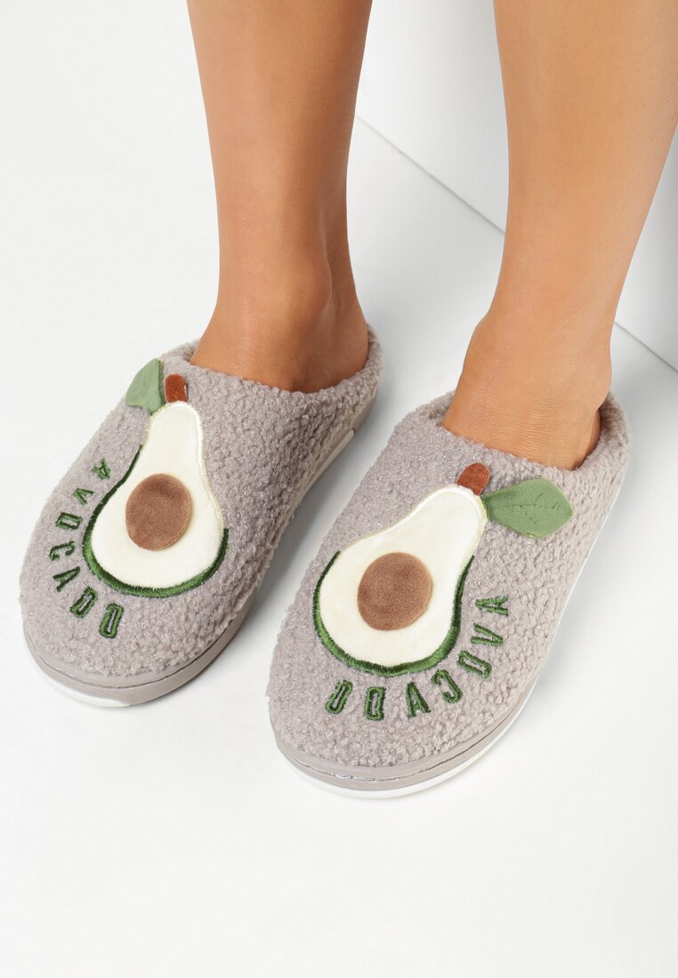 Szare Kapcie Futrzane z Naszywką Avocado Larochka