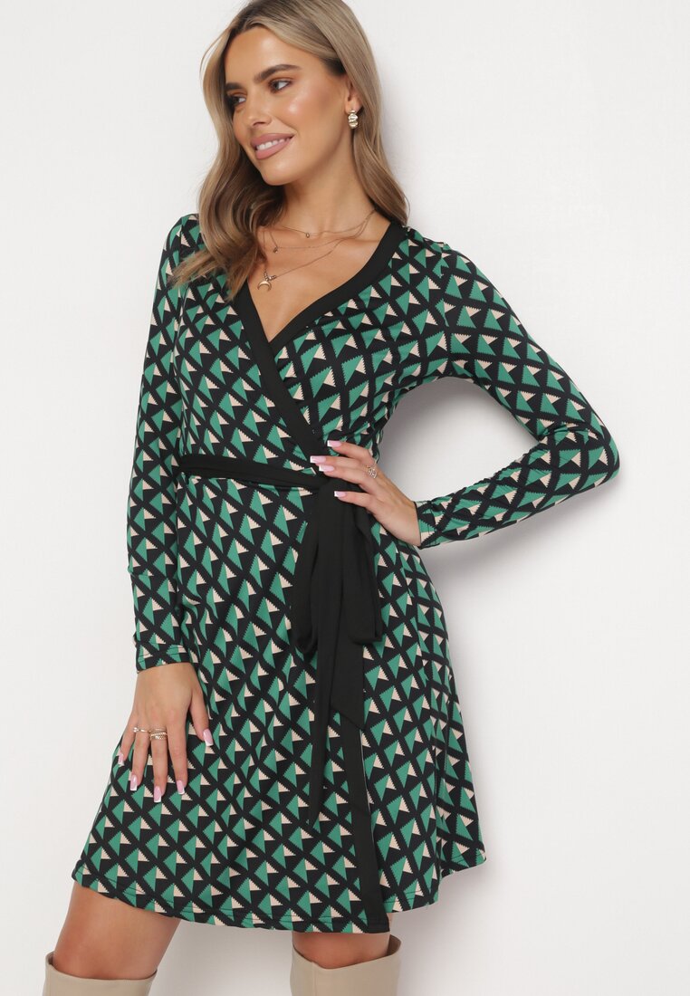 Zielona Sukienka Kopertowa w Geometryczny Wzór Chlasee