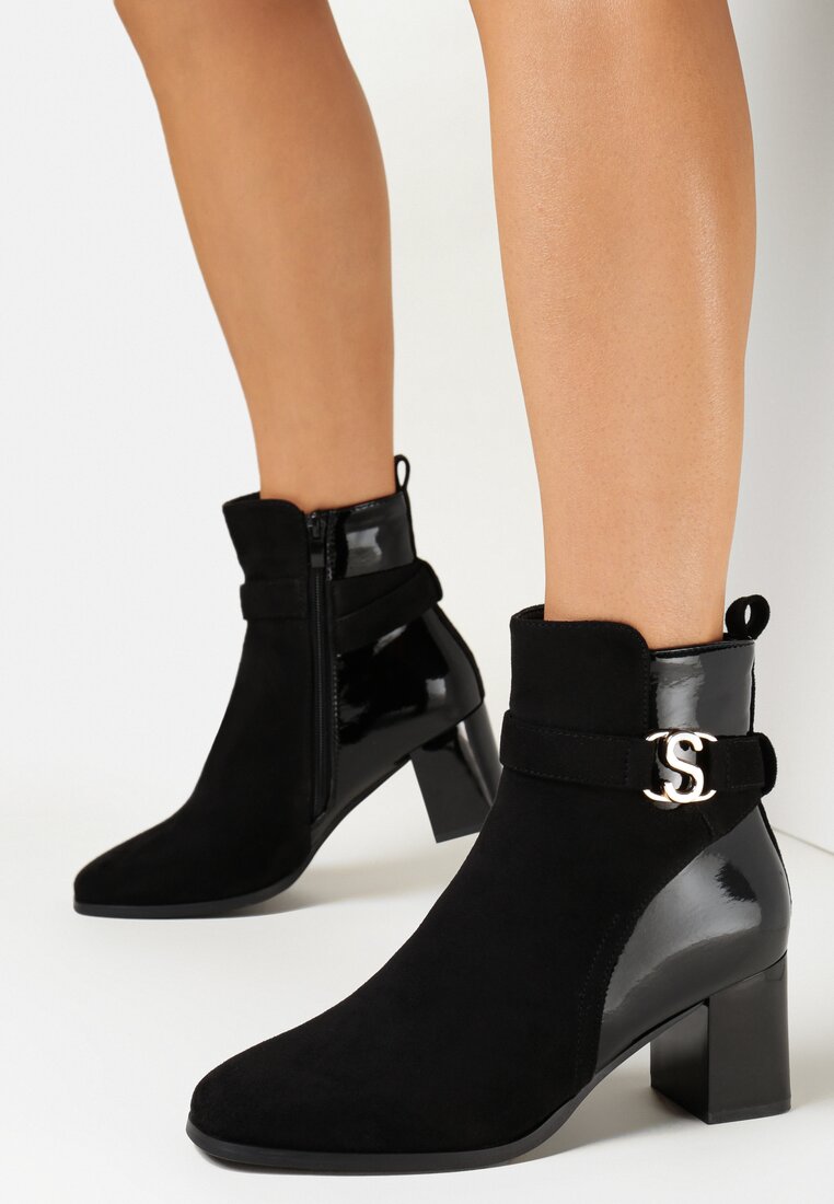 Czarne Botki na Obcasie z Ozdobną Klamerką Flallia