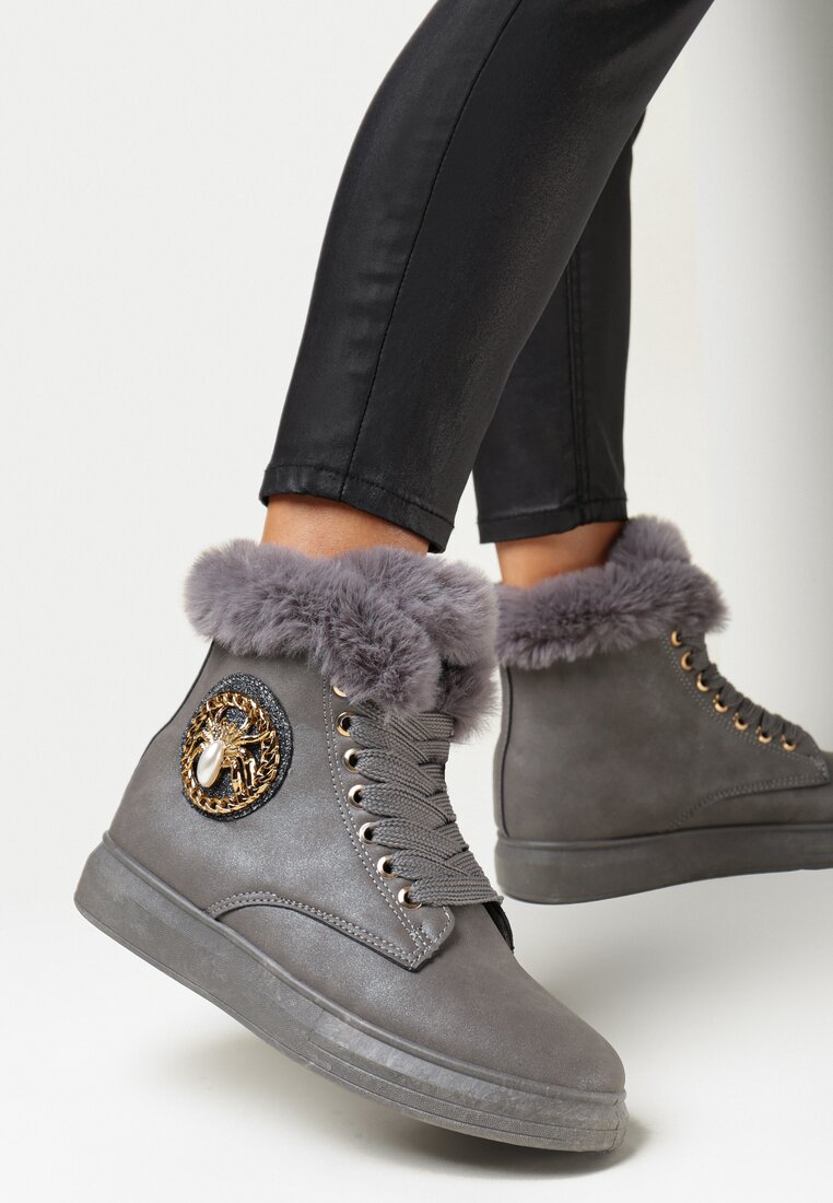 Szare Botki Sznurowane z Naszywką i Futerkiem Nolki