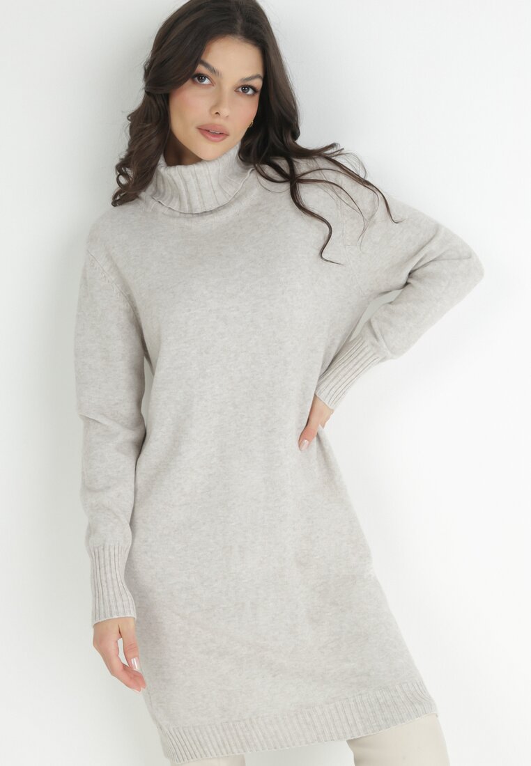 Beżowa Pudełkowa Sukienka Dzianinowa z Golfem Chissa