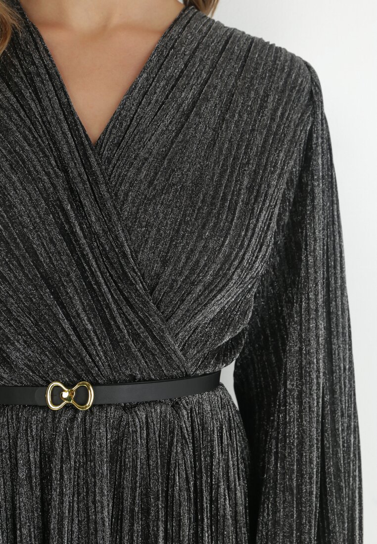 Czarno-Złota Sukienka Plisowana z Paskiem i Metalicznym Efektem Nihie