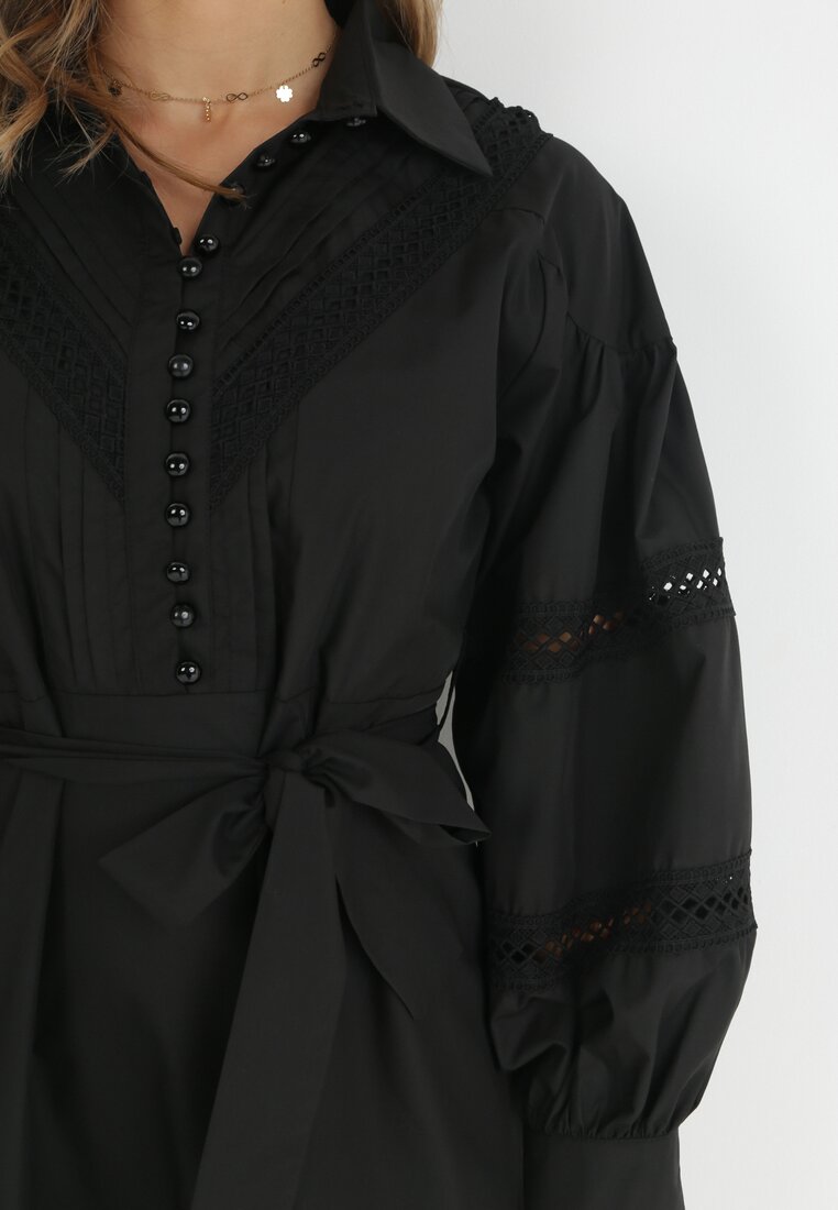 Czarna Koszulowa Sukienka z Bufiastym Rękawem i Ażurowymi Wstawkami Staples