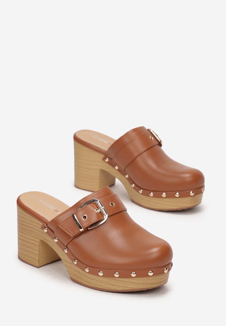 Brązowe Klapki na Słupku i Platformie z Ozdobnym Paskiem Yenelo