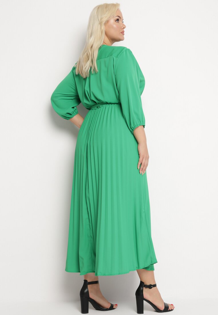 Zielona Plisowana Sukienka Maxi z Kopertowym Dekoltem i Wiązaniem w Talii Lariah