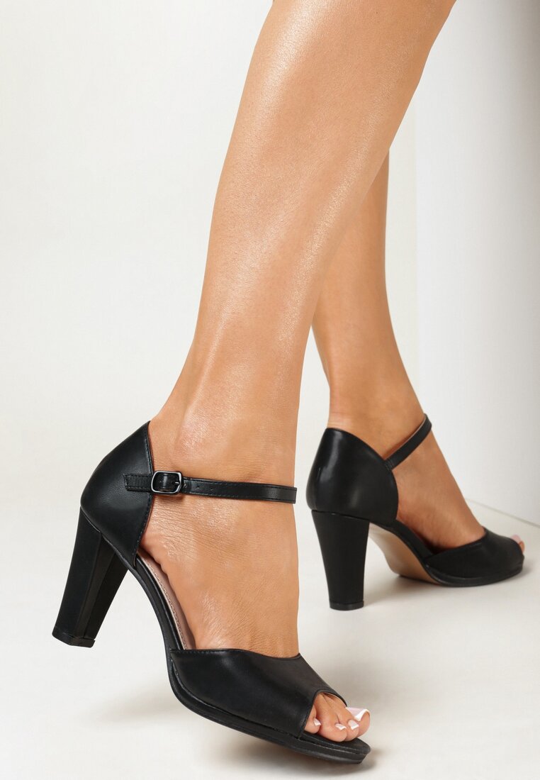 Czarne Sandały na Słupku Kashton