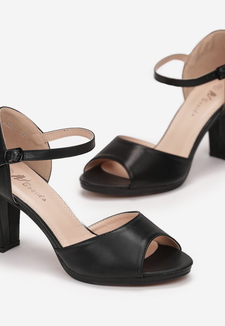 Czarne Sandały na Słupku Kashton