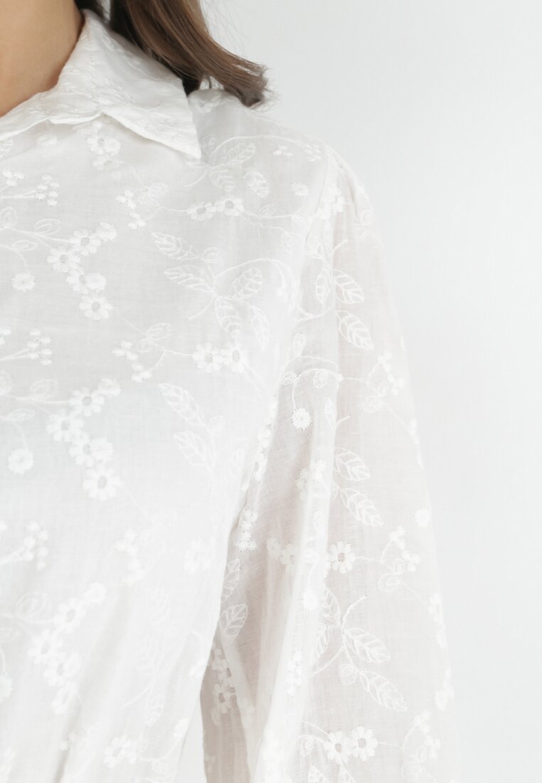 Biała Bawełniana Sukienka Koszulowa Wiązana w Pasie Zdobiona Haftem Sealne