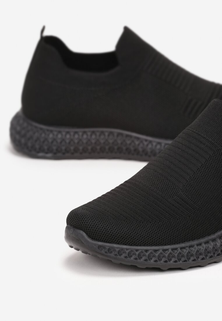Czarne Wsuwane Buty Sportowe z Elastyczną Krótką Cholewką Rissaria