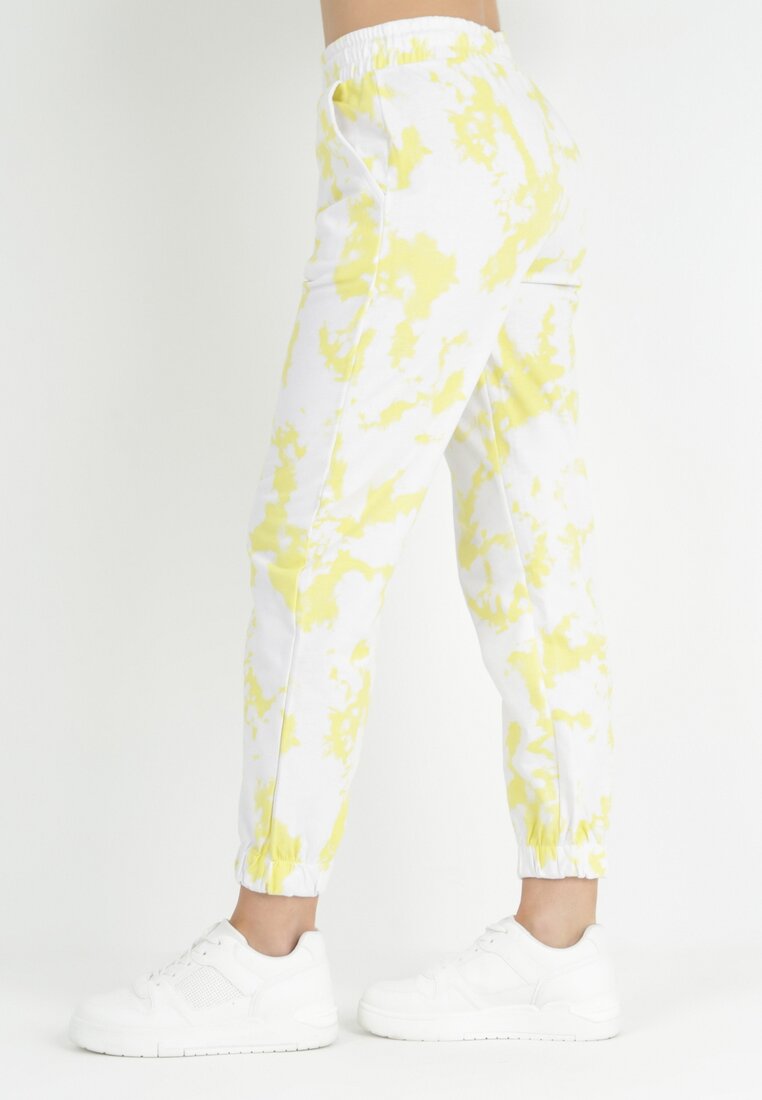 Żółte Spodnie Dresowe Joggery z Printem Tie-Dye Mercie