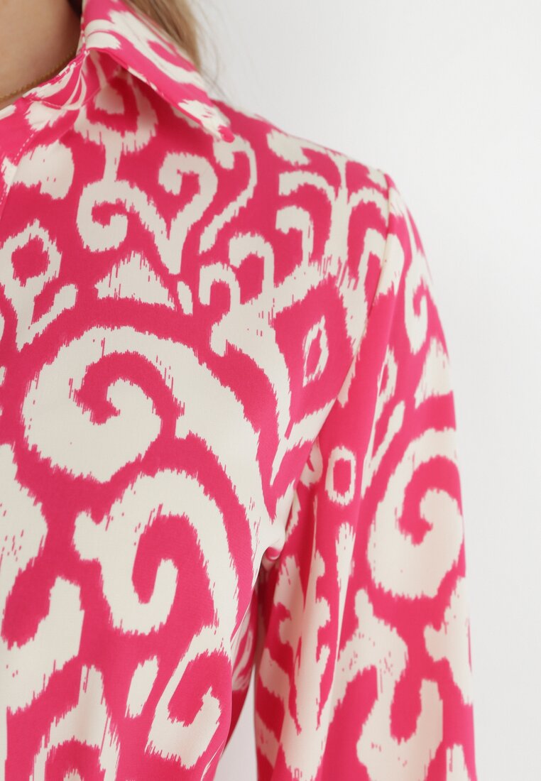 Różowa Koszulowa Sukienka Mini w Ornamentalny Wzór z Falbanką Alecerlla