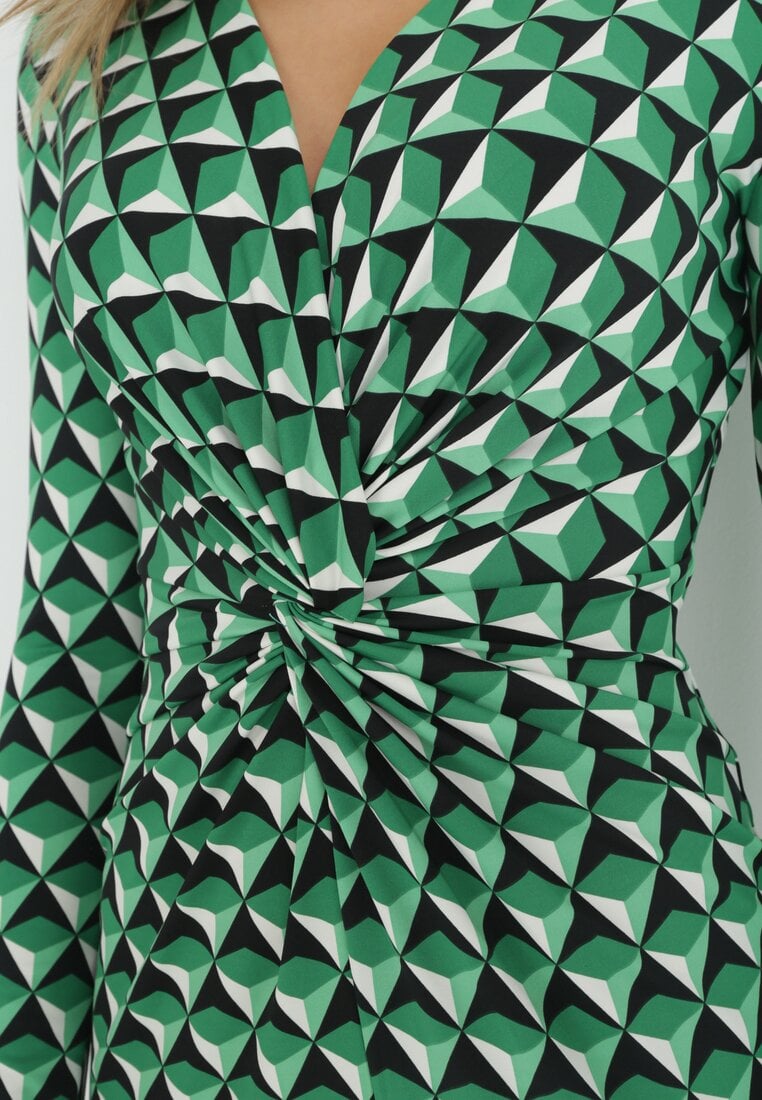 Zielona Kopertowa Sukienka o Dopasowanym Kroju z Supełkiem Anjela