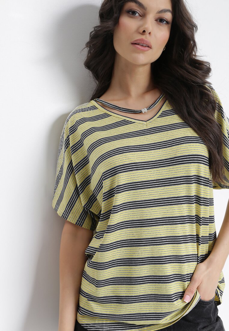 Żółta Bluzka Nietoperz z Ozdobnym Dekoltem i Cyrkoniami na Rękawach Fynna