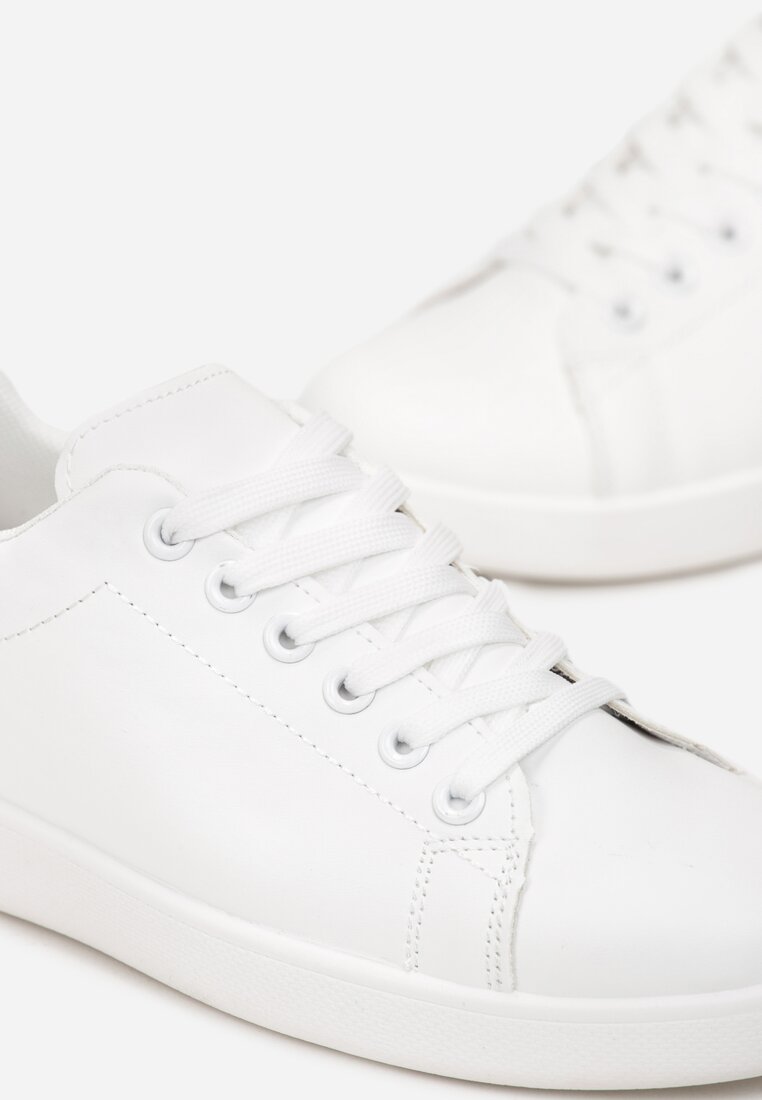 Białe Wiązane Sneakersy na Płaskiej Podeszwie z Okrągłym Noskiem Adephine