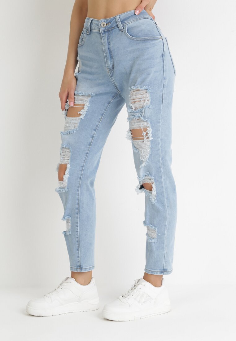 Jasnoniebieskie Jeansy Mom Fit z Wysokim Stanem i Dużymi Dziurami Brucie