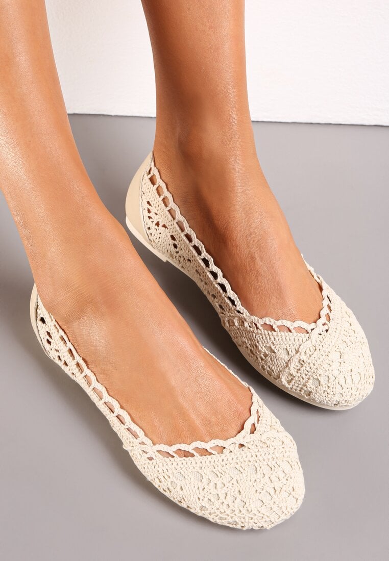Beżowe Koronkowe Balerinki Wsuwane Treada