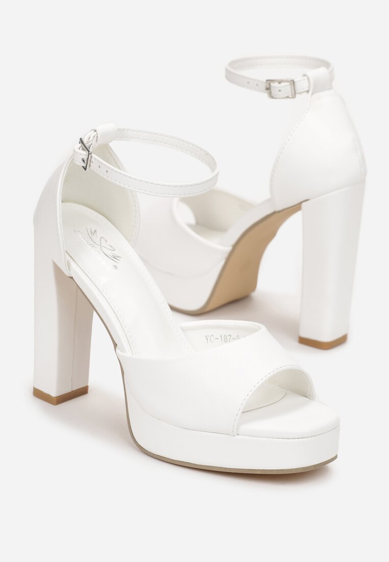 Białe Sandały z Otwartym Noskiem na Słupku i Platformie Alephone