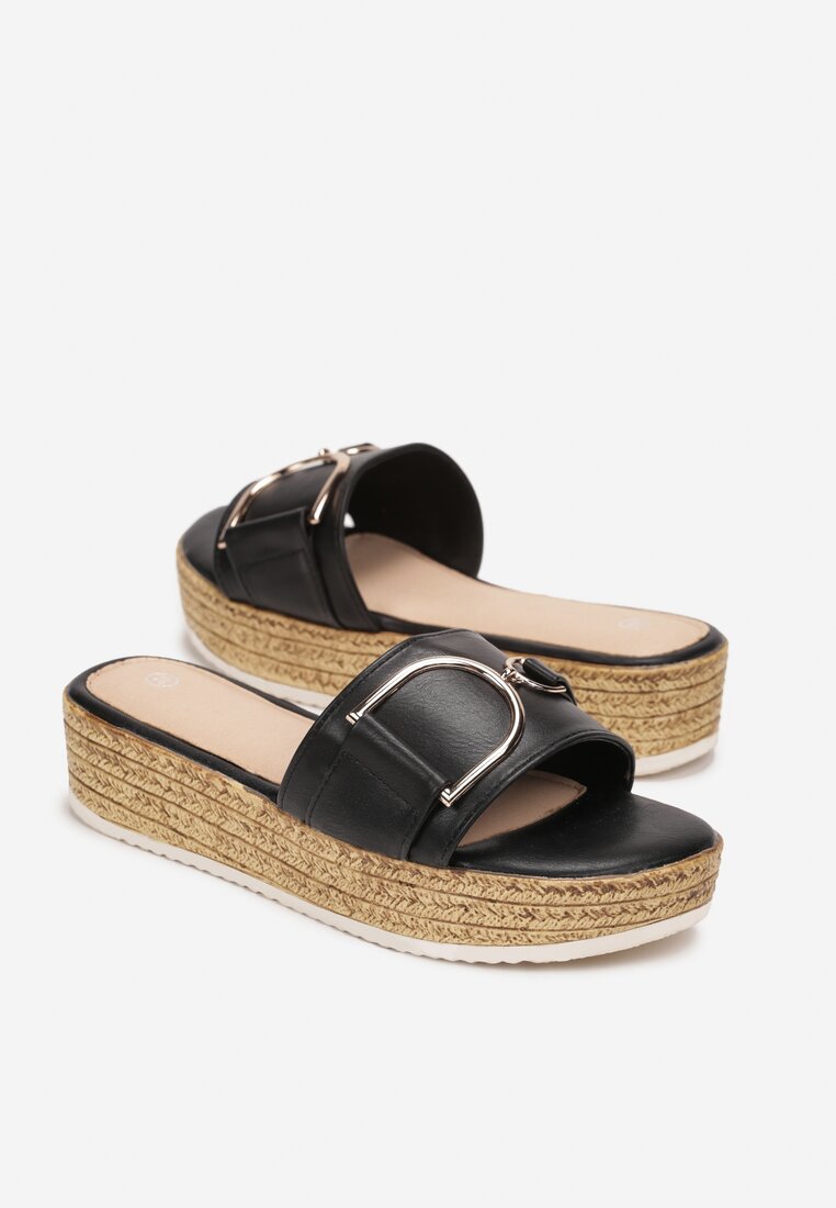 Czarne Klapki na Korkowej Podeszwie z Metalową Ozdobą Emry