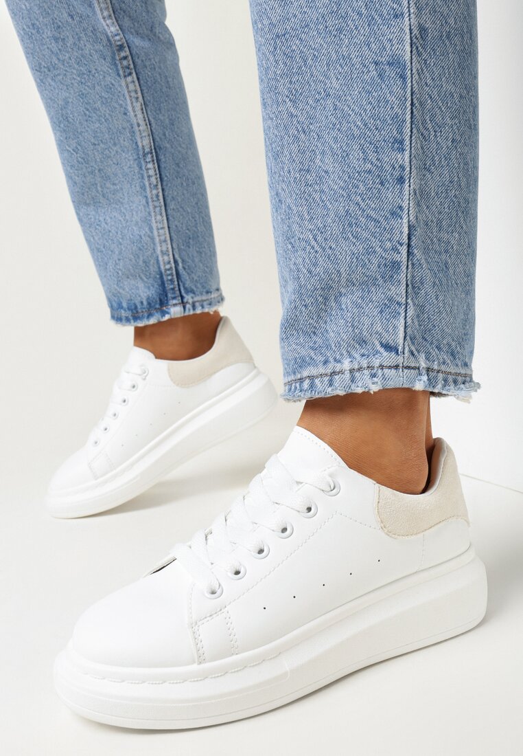 Biało Beżowe Sneakersy z Ozdobnym Zapiętkiem Erita