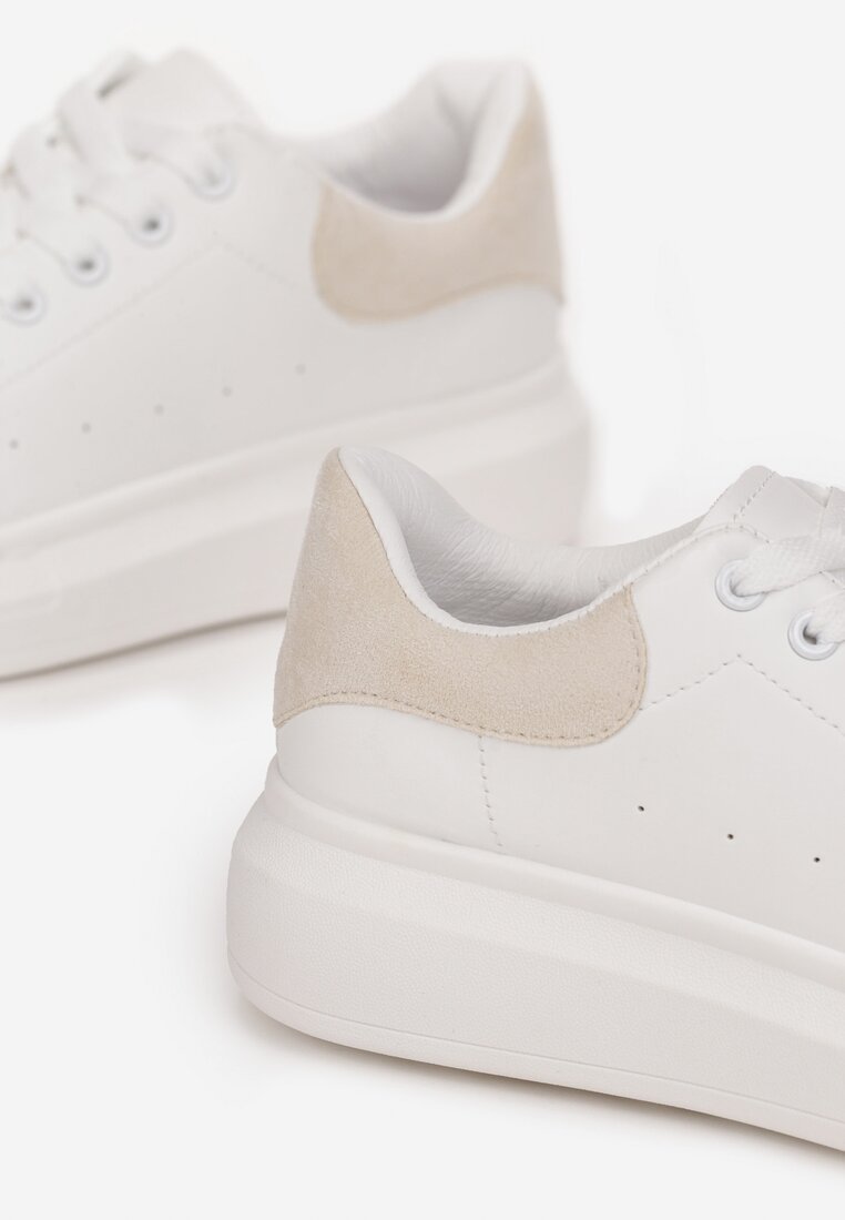 Biało Beżowe Sneakersy z Ozdobnym Zapiętkiem Erita