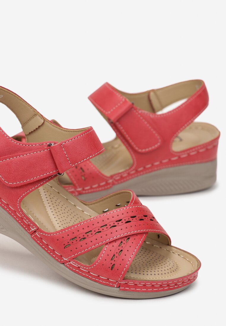 Czerwone Sandały na Niskim Koturnie z Paskami na Rzep Emrina