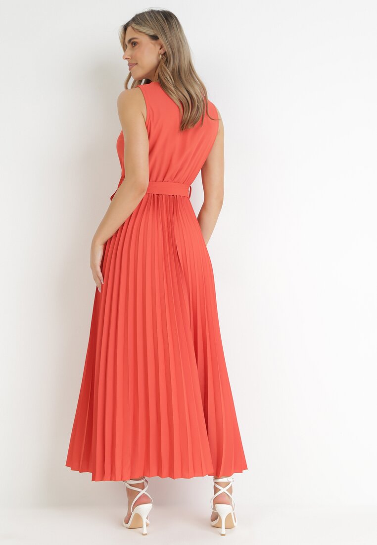 Czerwona Plisowana Sukienka Maxi z Gumką w Pasie i Materiałowym Paskiem Biak