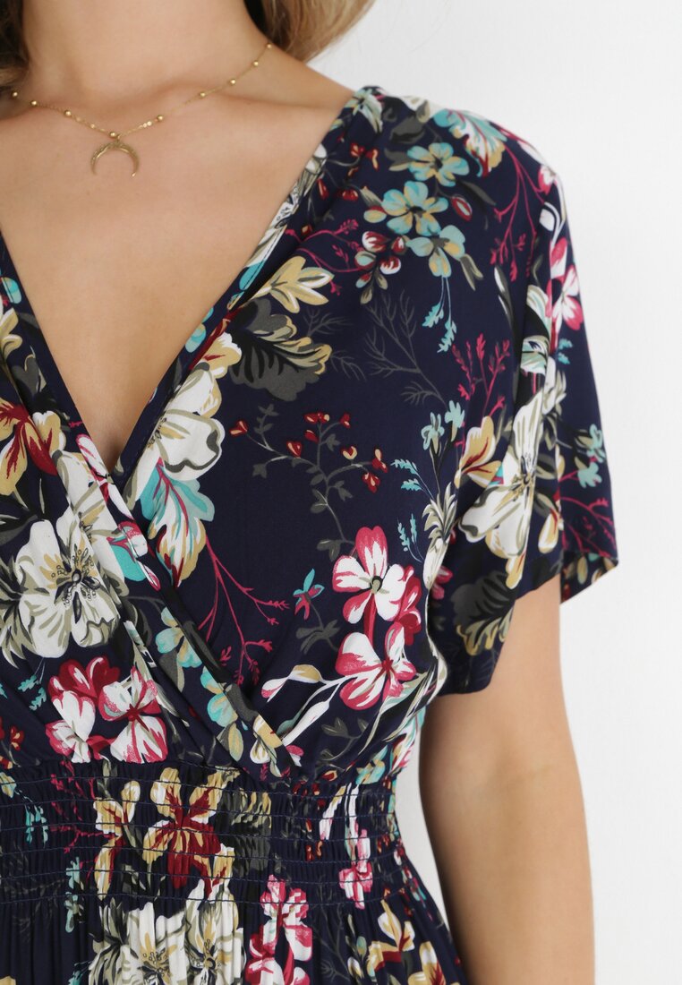 Granatowa Wiskozowa Sukienka Midi z Cienkimi Gumkami w Pasie i Kopertowym Dekoltem Clovantha