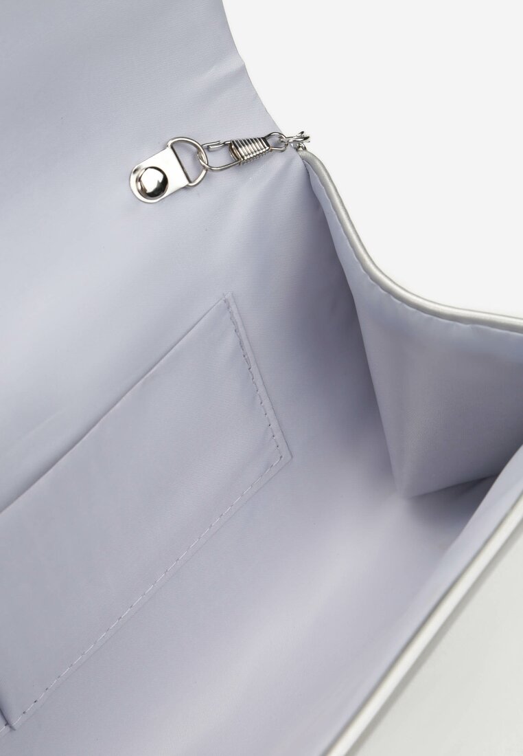 Srebrna Wieczorowa Torebka Kopertówka z Magnetyczną Klapą i Łańcuszkiem Aadrevi