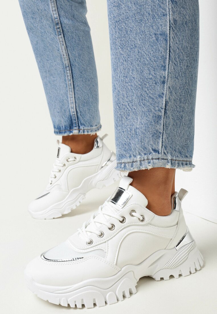 Białe Sneakersy na Grubej Podeszwie z Metalicznymi Aplikacjami Nalos
