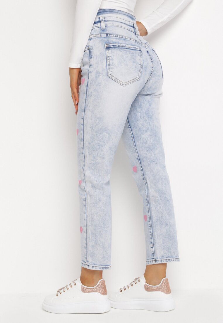 Jasnoniebieskie Jeansy Mom Fit w Serduszka Irothy