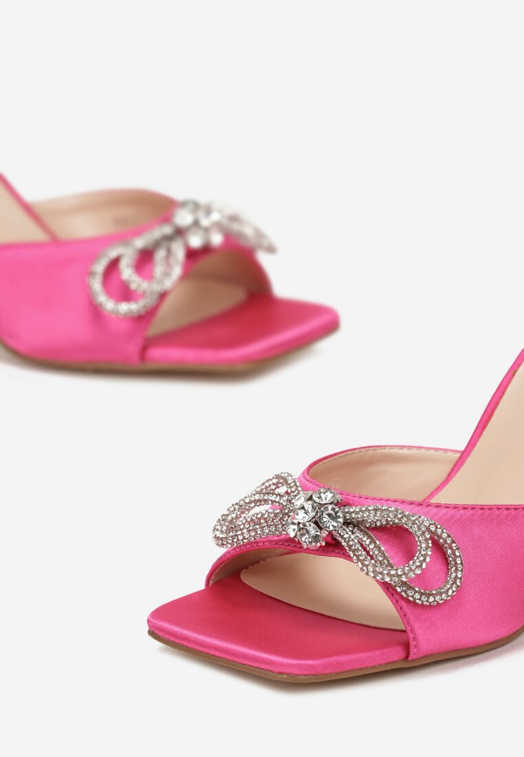 Fuksjowe Satynowe Klapki na Szpilce z Otwartym Kwadratowym Noskiem i Ozdobną Kokardką Lolle