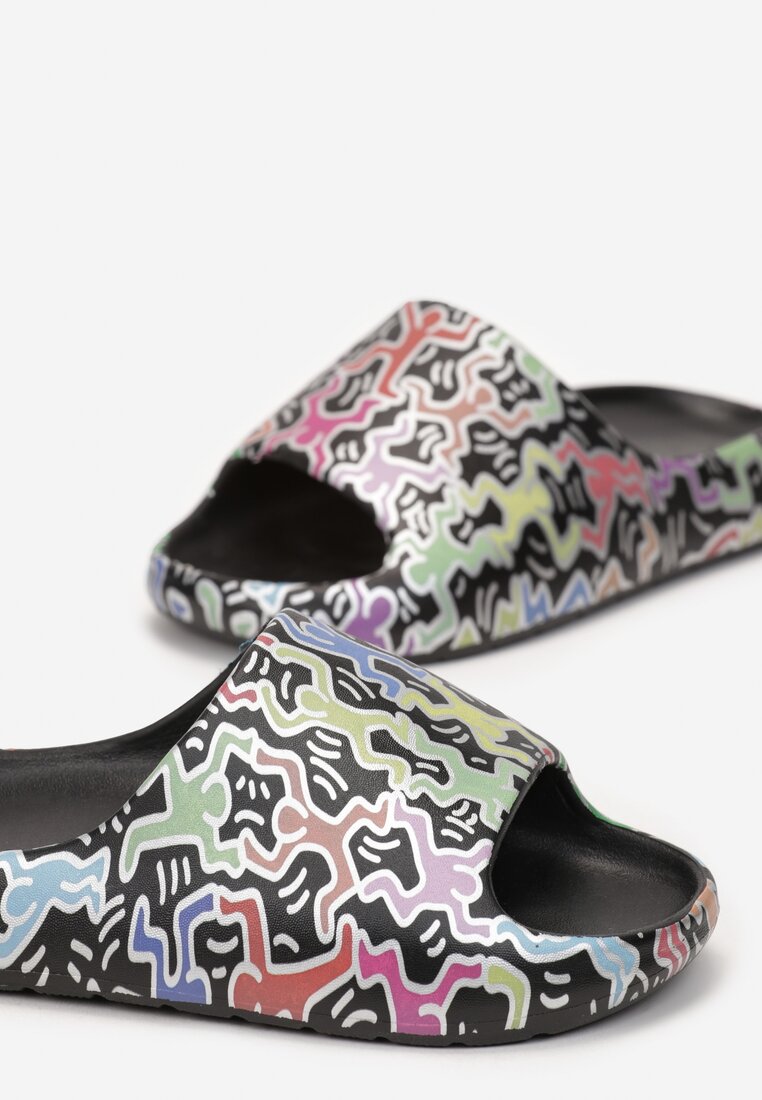 Czarne Klapki Basenowe w Fantazyjny Print Odettias