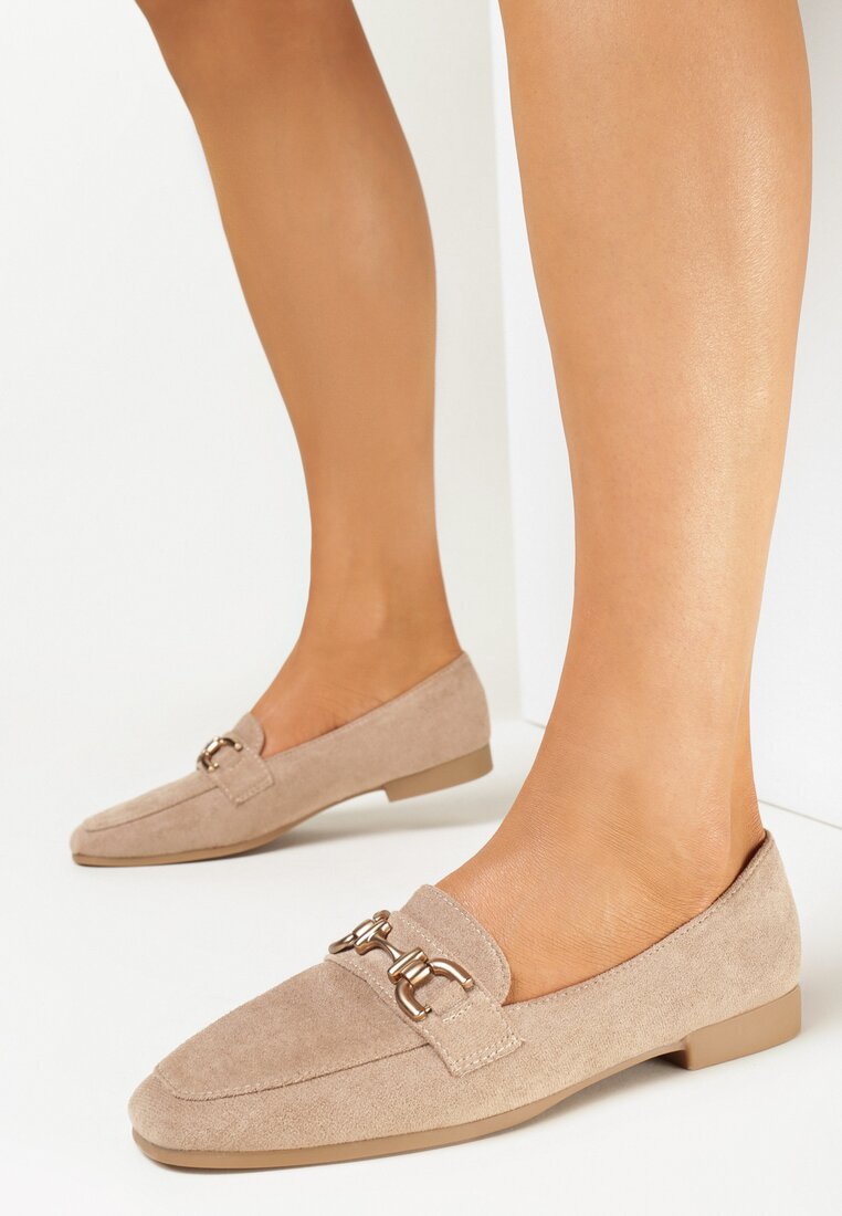 Ciemnobeżowe Mokasyny na Płaskiej Podeszwie z Metalową Ozdobą Zivris