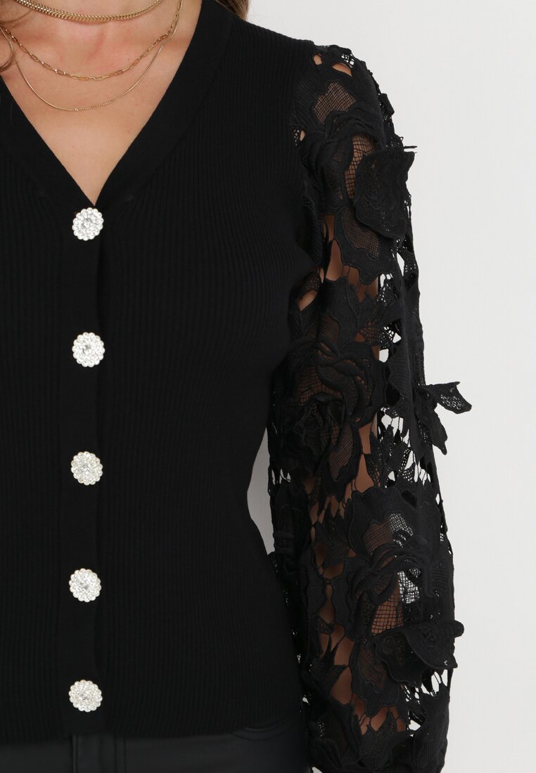 Czarny Kardigan z Prążkowanej Dzianiny Zapinany na Guziki z Ażurowymi RękawamiOppovena