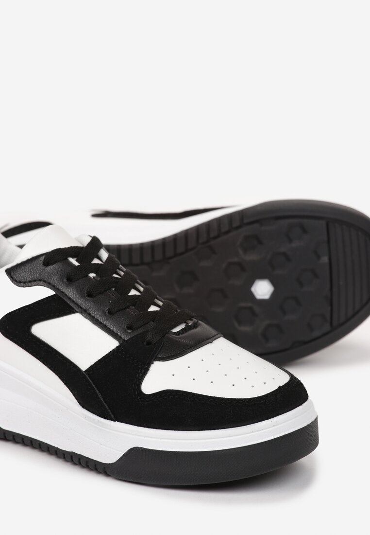 Biało-Czarne Sznurowane Sneakersy na Grubej Podeszwie z Ozdobnymi Przeszyciami Alseana